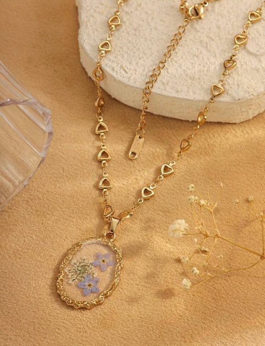 aesthetic flower necklace